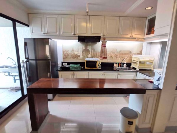 รูปภาพ 3 bed Condo in Lumpini Place Narathiwas-Chaopraya Chong Nonsi Sub District C013252