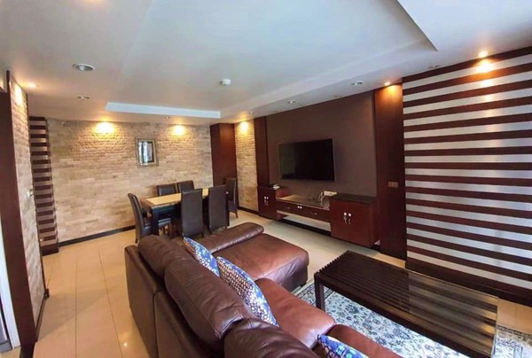 Picture of 2 bed Condo in Avenue 61 Khlong Tan Nuea Sub District C013397