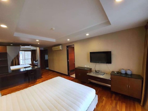 Picture of 2 bed Condo in Avenue 61 Khlong Tan Nuea Sub District C013397