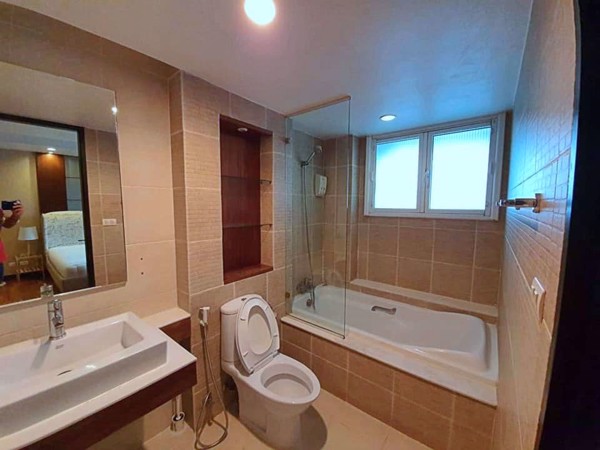 Picture of 2 bed Condo in Avenue 61 Khlong Tan Nuea Sub District C013397