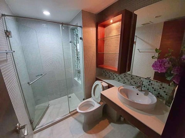 Picture of 2 bed Condo in Avenue 61 Khlong Tan Nuea Sub District C013397