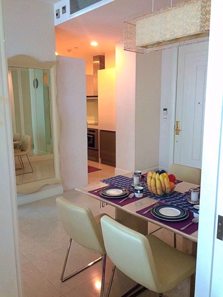 Picture of 2 bed Condo in Q Langsuan Lumphini Sub District C013403