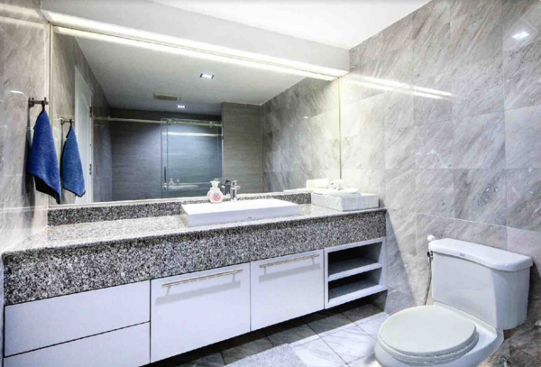 Picture of 1 bed Condo in State Tower Silom Sub District C013462