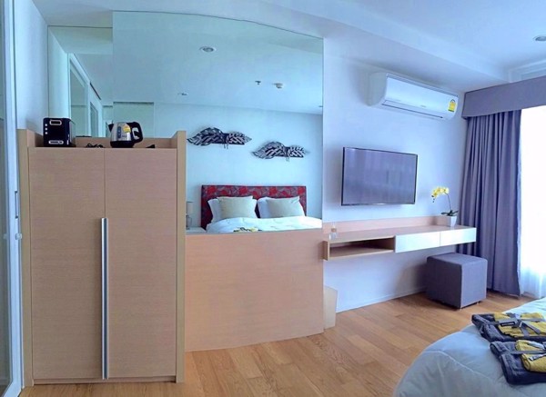 รูปภาพ Studio ห้องนอน Condo ในโครงการ 15 Sukhumvit Residences Khlongtoeinuea Sub District C013510