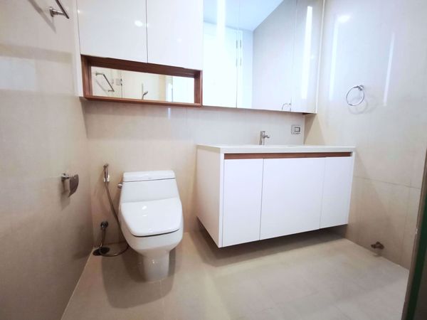 Picture of 2 bed Condo in Q Langsuan Lumphini Sub District C013569