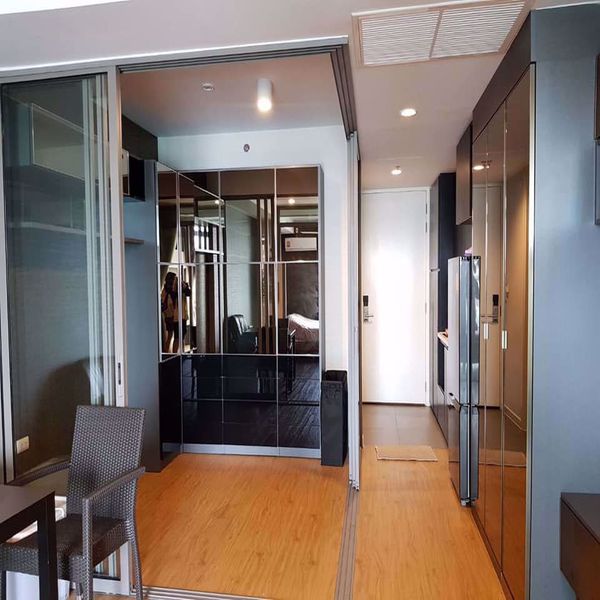 Picture of 1 bed Condo in Siamese Surawong Si Phraya Sub District C013589