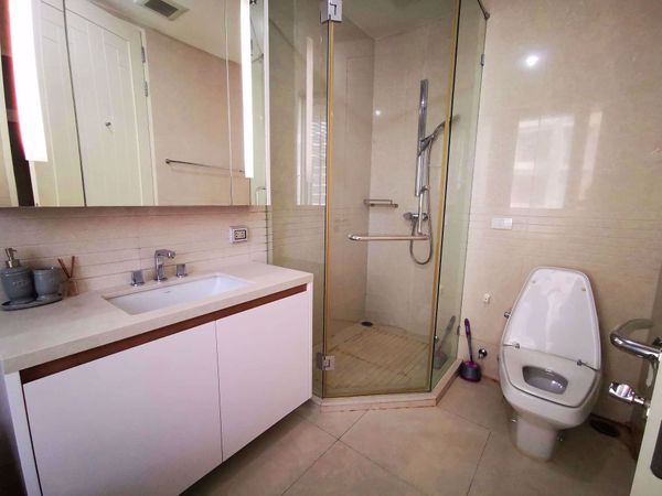 Picture of 2 bed Condo in Q Langsuan Lumphini Sub District C013745