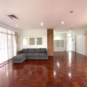 Picture of 4 bed Condo in TPJ Condominium Khlong Tan Nuea Sub District C013763