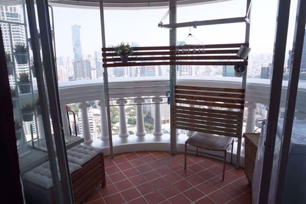 Picture of 1 bed Condo in State Tower Silom Sub District C013910