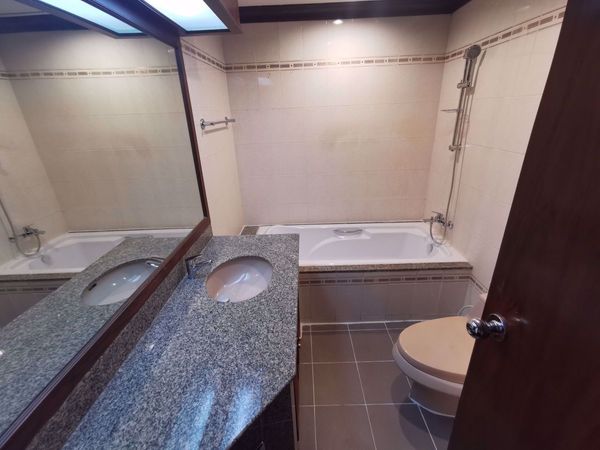 Picture of 3 bed Condo in Sawang Apartment Thungmahamek Sub District C013961