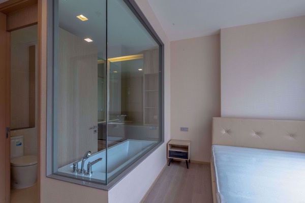 Picture of 1 bed Condo in The ESSE Asoke Khlong Toei Nuea Sub District C013968