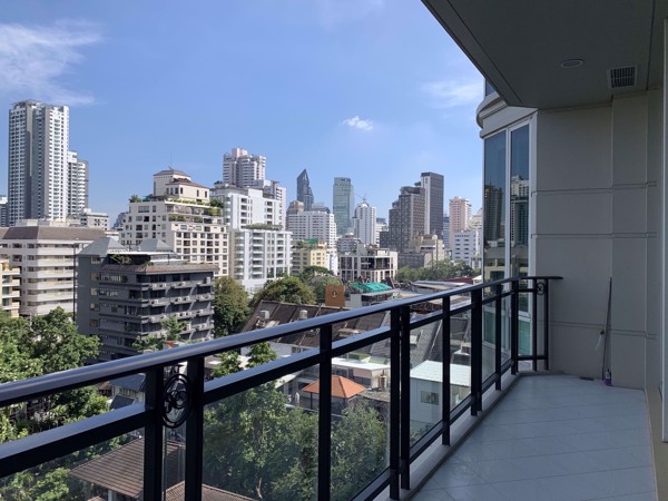 Picture of 2 bed Condo in Royce Private Residences Khlong Toei Nuea Sub District C014018