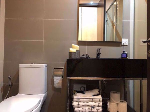 รูปภาพ 2 ห้องนอน Condo ในโครงการ Edge Sukhumvit 23 Khlongtoeinuea Sub District C014219