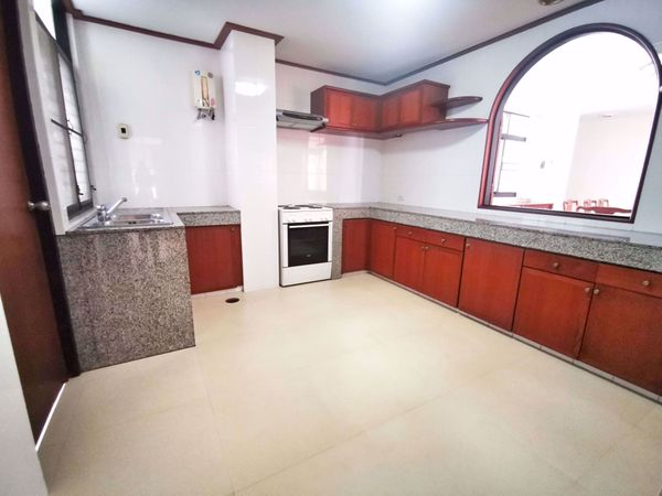 Picture of 3 bed Condo in Jamy Twin Mansion Khlong Toei Nuea Sub District C014269