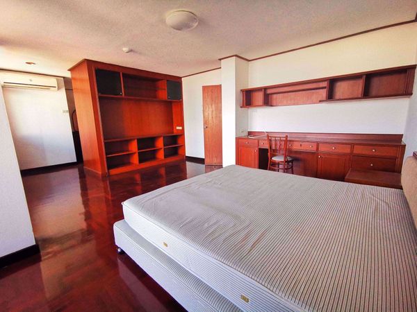 Picture of 3 bed Condo in Jamy Twin Mansion Khlong Toei Nuea Sub District C014269