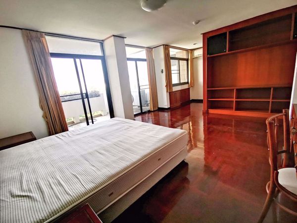 Picture of 3 bed Condo in Jamy Twin Mansion Khlong Toei Nuea Sub District C014269