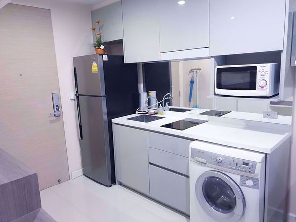 Picture of 2 bed Condo in Metro Sky Ratchada Din Daeng District C014306