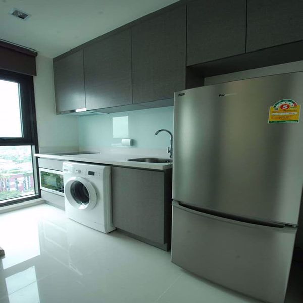 รูปภาพ 1 ห้องนอน Condo ในโครงการ Rhythm Sukhumvit 36-38 Phra Khanong Sub District C014332