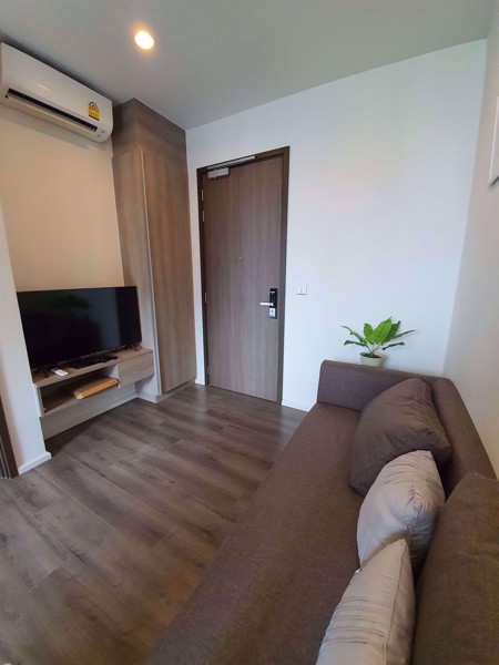 Picture of 1 bed Condo in Whizdom Essence Bangchak Sub District C014333