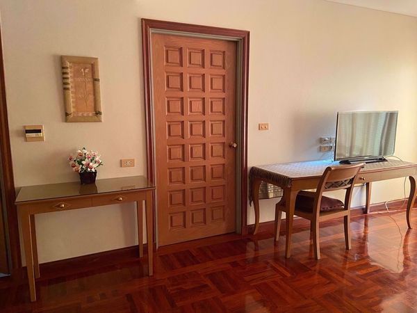 Picture of 1 bed Condo in Baan Somthavil Lumphini Sub District C014364