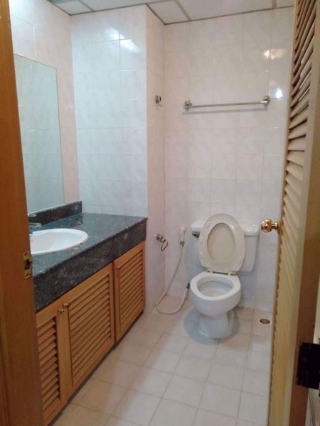 Picture of 2 bed Condo in Rin House Khlong Tan Nuea Sub District C014514