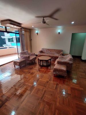 รูปภาพ 3 ห้องนอน Condo ในโครงการ Rishi Court Khlong Toei Nuea Sub District C014537