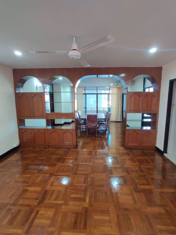 รูปภาพ 3 ห้องนอน Condo ในโครงการ Rishi Court Khlong Toei Nuea Sub District C014537