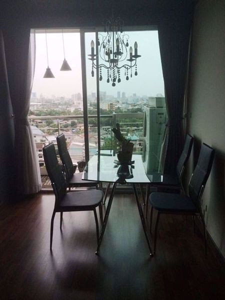 Picture of 1 bed Condo in Le Luk Phrakhanongnuea Sub District C014544