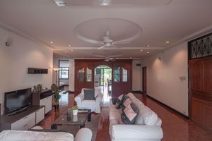 Picture of 3 bed Condo in Swasdi Mansion Khlong Toei Nuea Sub District C014593