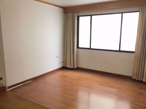 Picture of 3 bed Condo in Charoenjai Place Khlong Tan Nuea Sub District C014601