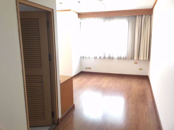 Picture of 3 bed Condo in Charoenjai Place Khlong Tan Nuea Sub District C014601