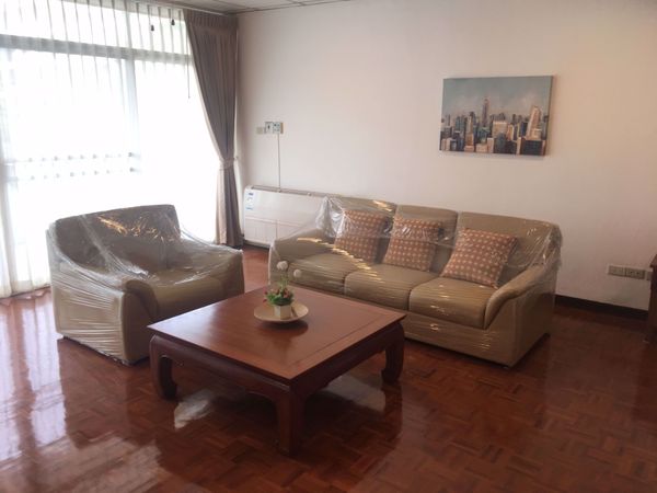 Picture of 4 bed Condo in Aramvej Apartment Khlong Tan Nuea Sub District C014602