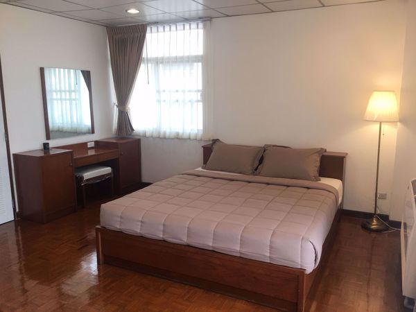 Picture of 4 bed Condo in Aramvej Apartment Khlong Tan Nuea Sub District C014602