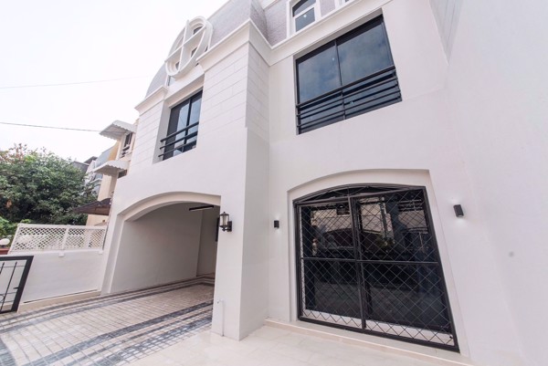 Picture of 6 bed House  Khlong Tan Nuea Sub District H014608