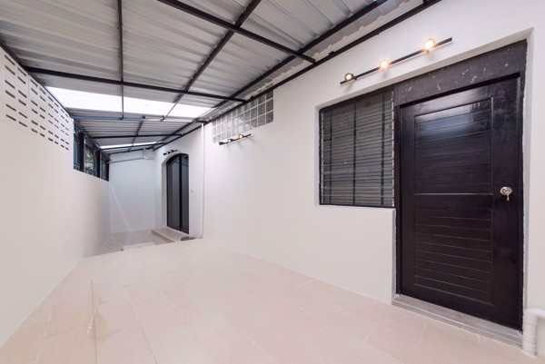 Picture of 6 bed House  Khlong Tan Nuea Sub District H014608