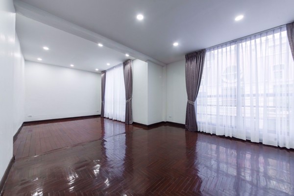 Picture of 6 bed House  Khlong Tan Nuea Sub District H014608