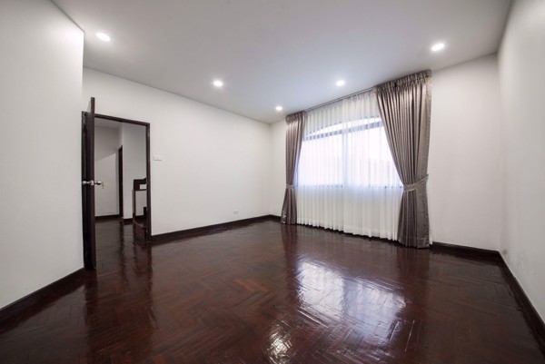 Picture of 6 bed House  Khlong Tan Nuea Sub District H014608