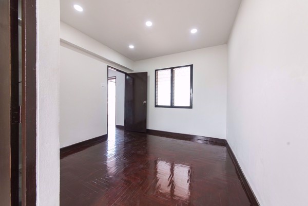 Picture of 6 bed House  Khlong Tan Nuea Sub District H014608