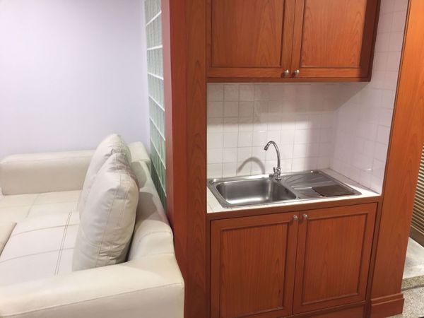 Picture of 1 bed Condo in Supalai Place Condominium Khlong Tan Nuea Sub District C014881