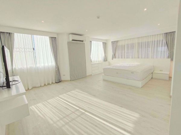 Picture of 2 bed Condo in Silom Condominuim Bang Rak District C014960