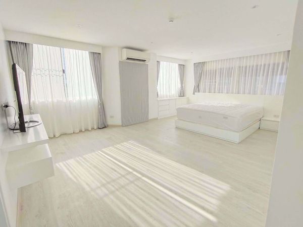 Picture of 2 bed Condo in Silom Condominuim Bang Rak District C014960