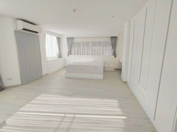 Picture of 2 bed Condo in Silom Condominuim Bang Rak District C014960