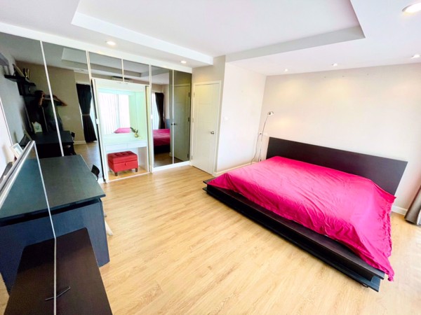 Picture of 1 bed Condo in Phasuk Place Phayathai District C08807