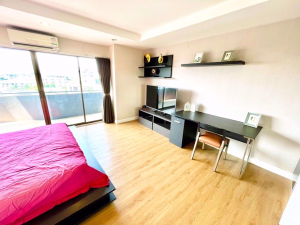 Picture of 1 bed Condo in Phasuk Place Phayathai District C08807