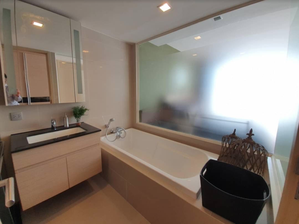 Picture of 1 bed Condo in Via Botani Khlong Tan Nuea Sub District C014976