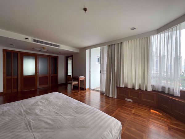 Picture of 2 bed Condo in Suan Phinit Place Sathon District C014988