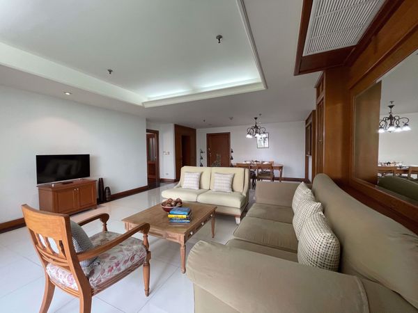 Picture of 3 bed Condo in Suan Phinit Place Sathon District C014989