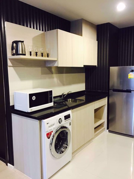 รูปภาพ 2 ห้องนอน Condo ในโครงการ Rhythm Sathorn - Narathiwas Thungmahamek Sub District C015059