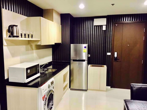 รูปภาพ 2 ห้องนอน Condo ในโครงการ Rhythm Sathorn - Narathiwas Thungmahamek Sub District C015059