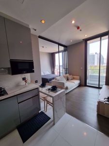 Picture of 1 bed Condo in The Esse at Singha Complex Khlong Toei Nuea Sub District C015136